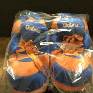 Clippers, Florida Gators new in bag  size XL Note, I am using the packaging size